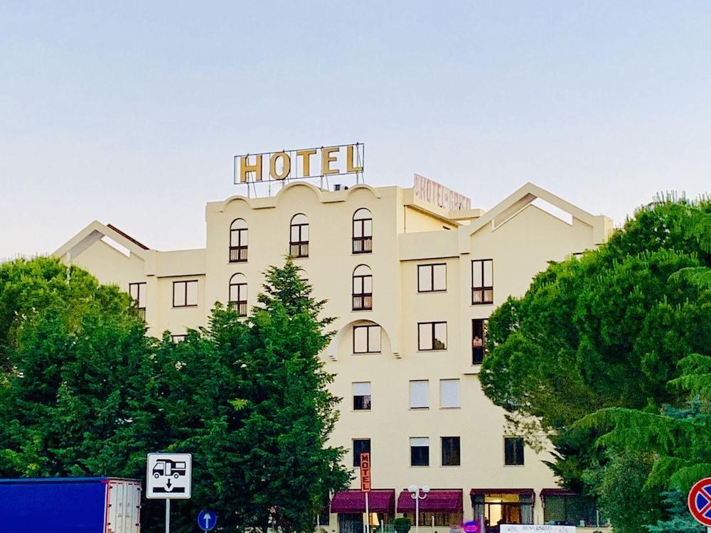 Il Grifo Hotel E Bisteccheria Toscana Montepulciano Stazione Exterior foto